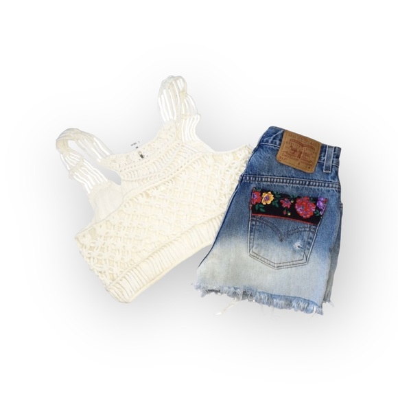 new LF Furst of a Kind ✿ Levi's® 517’s® Floral Trim Cut Off Denim Jeans Short ✿ - Picture 3 of 16
